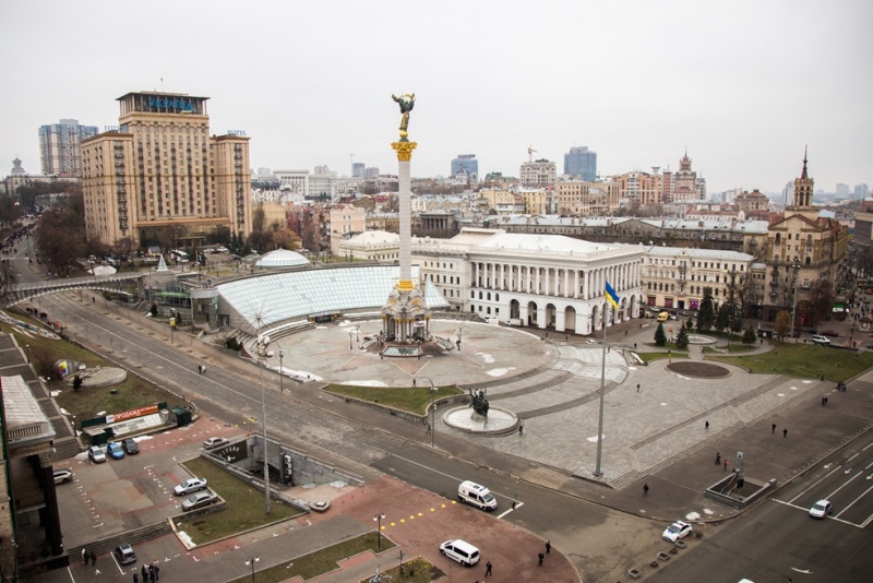 Знесення надбудови на Будинку профспілок: фоторепортаж з центру Києва
